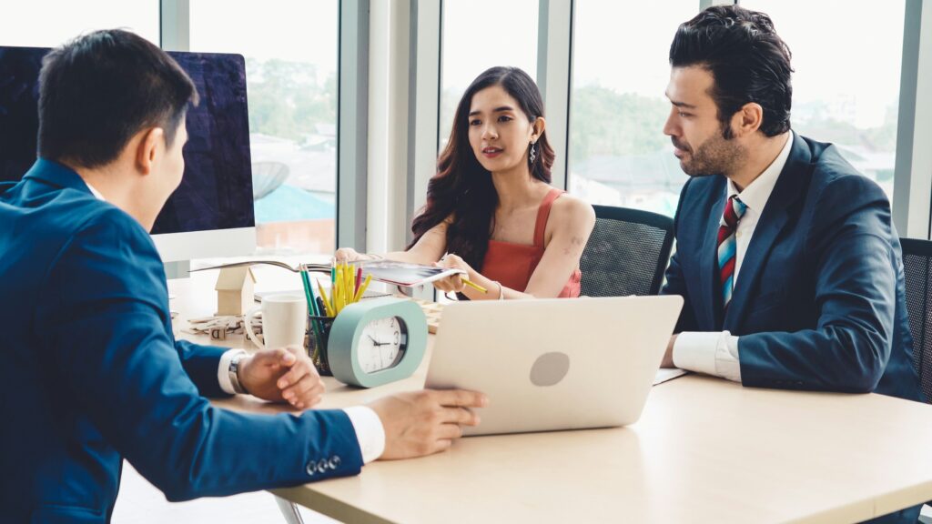 online presenter leading virtual corporate nutrition workshops uk